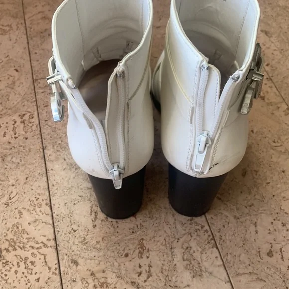 White Heeled Boot - Picture 4 of 5